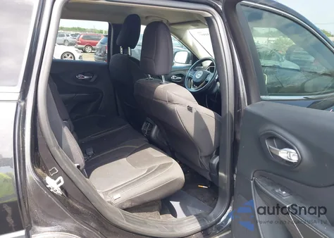 2015 Jeep Cherokee Latitude z USA, uszkodzony, nr VIN 1C4PJMCS4FW509983